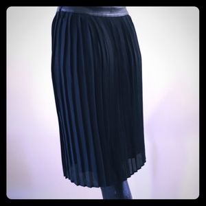 Pleated skirt